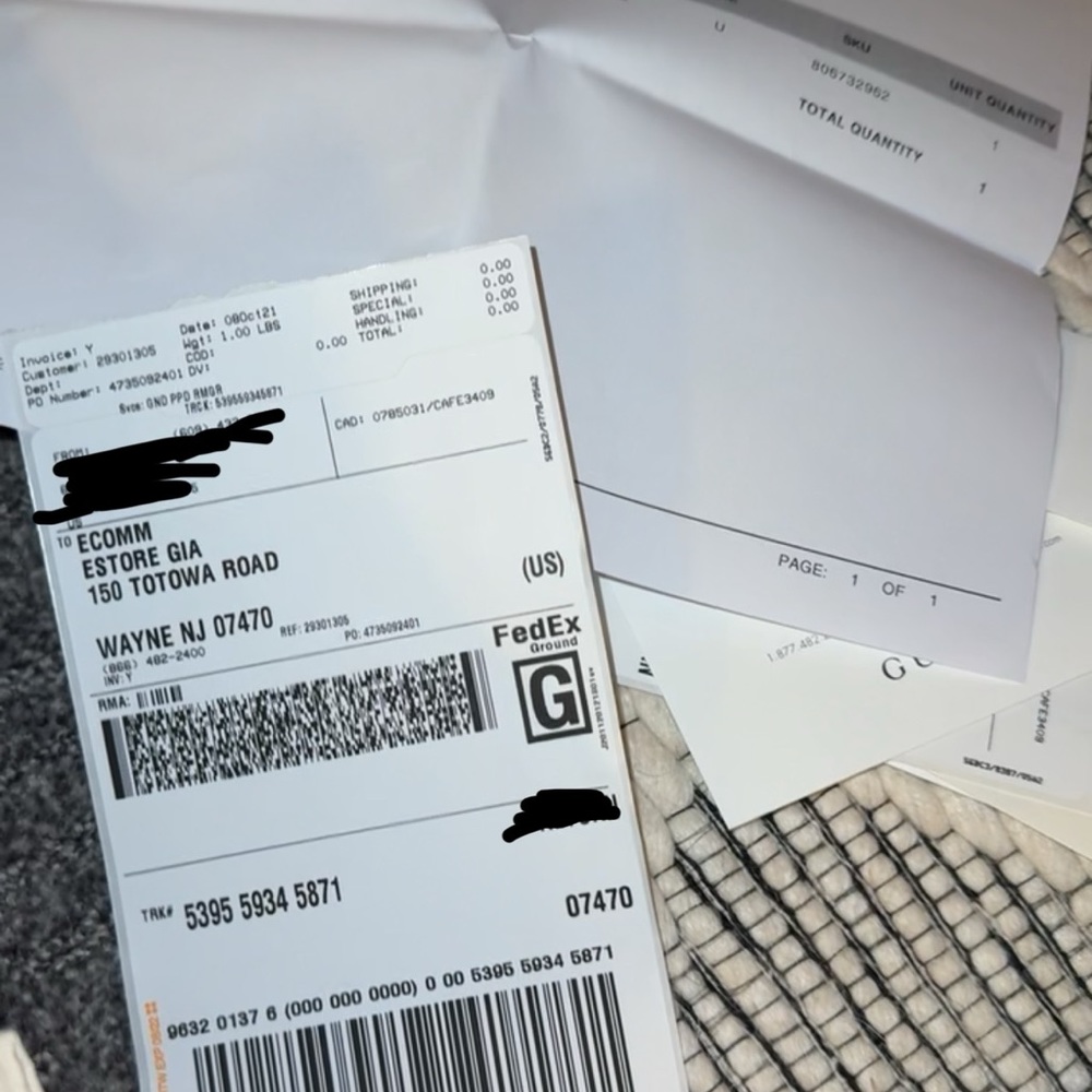 Authentic Gucci Chain Wallet - Picture 2 of 7